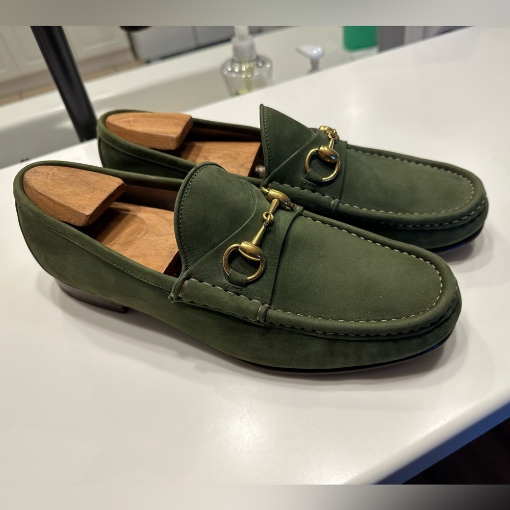 Gucci green suede and gold horsebit size 8 Men’s